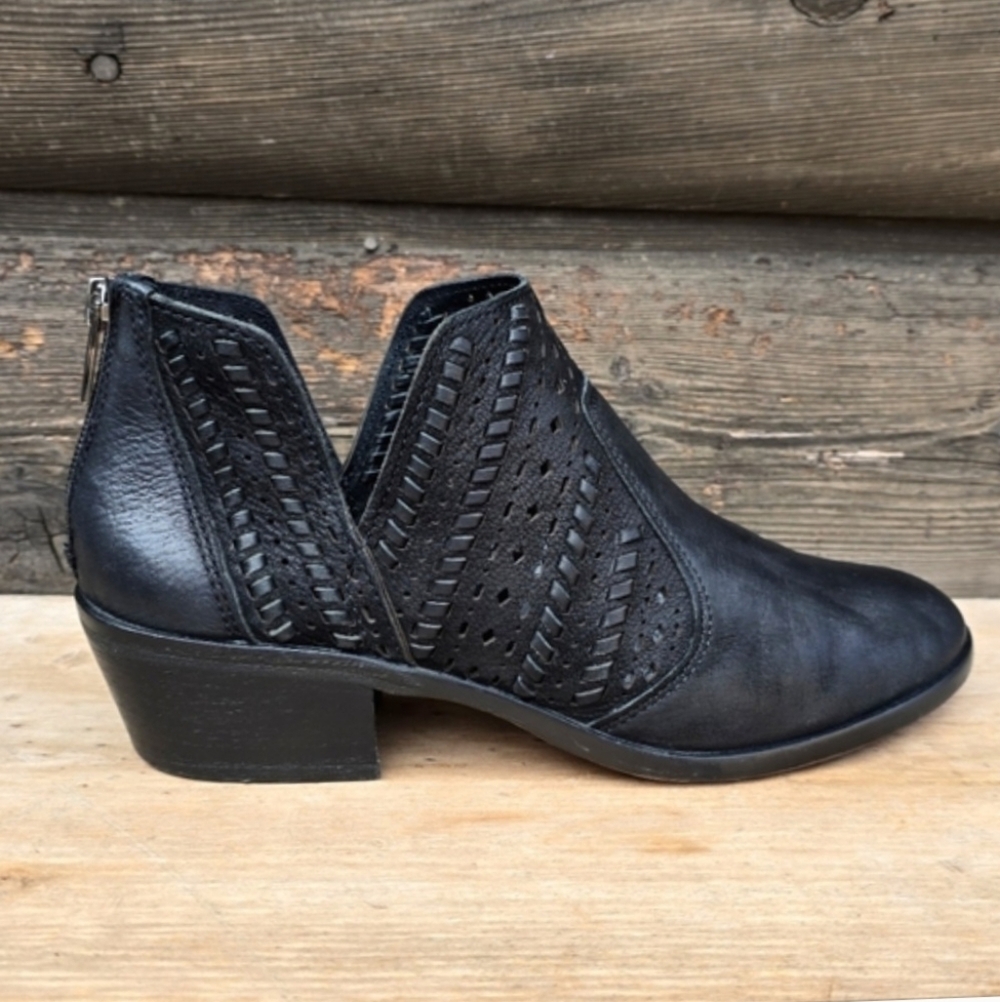 Vince Camuto Prasata Y2K Western Boho Black Suede Cut Out Ankle Boots 7.5M - Picture 2 of 16